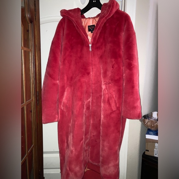 UGG faux fur coat. NWOT - Picture 2 of 6